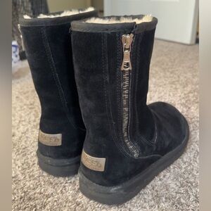 black Ugg boots